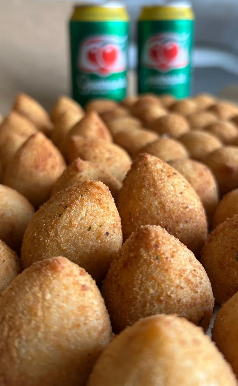 Mini salgados e coxinha jumbo